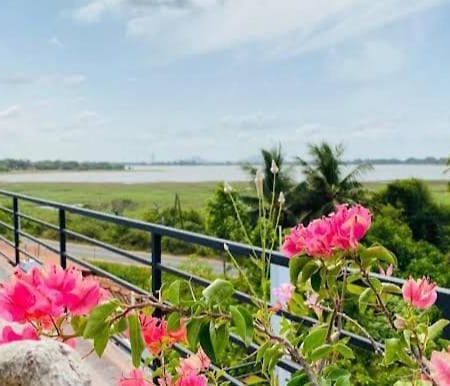 Lake Edge Resort Anuradhapura Exterior photo