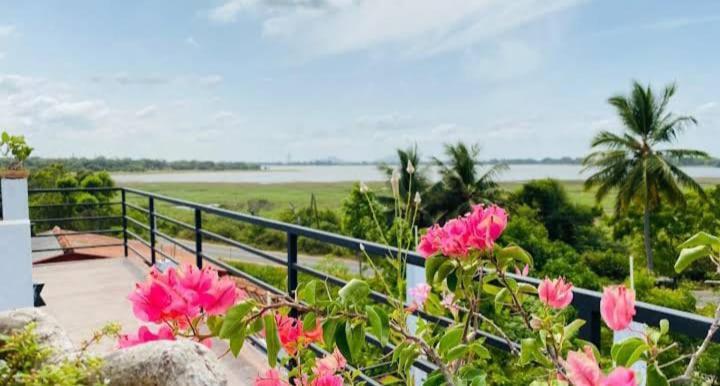 Lake Edge Resort Anuradhapura Exterior photo